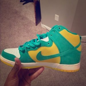 Nike SB and air Jordan 1’s.